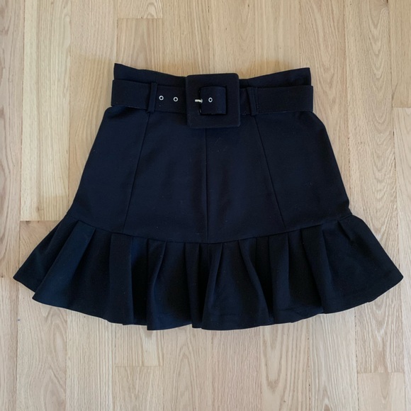 Black Ruffle Mini Skirt with Belted Waist - Cinched and Elegant - Picture 3 of 5